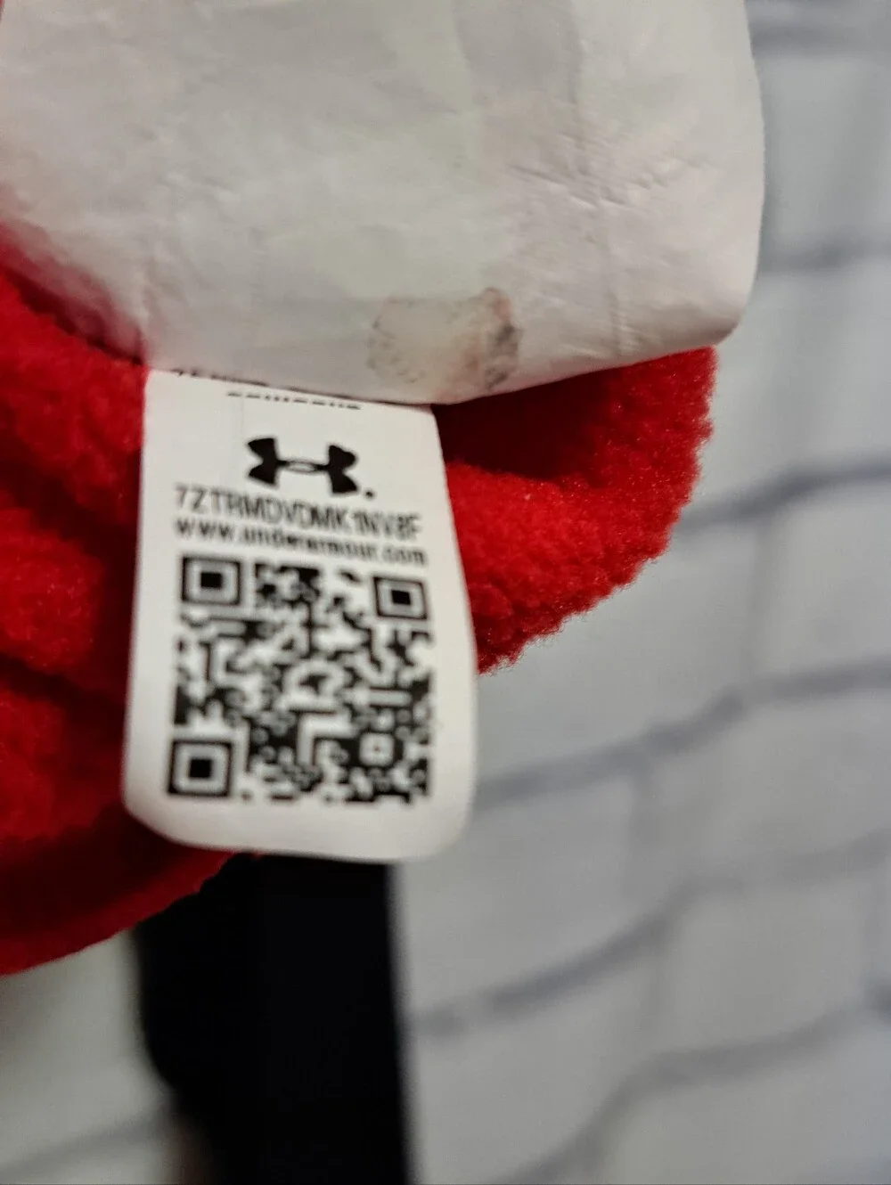 Under Armour Red and Black Crewneck Pullover Hoodie 2XL